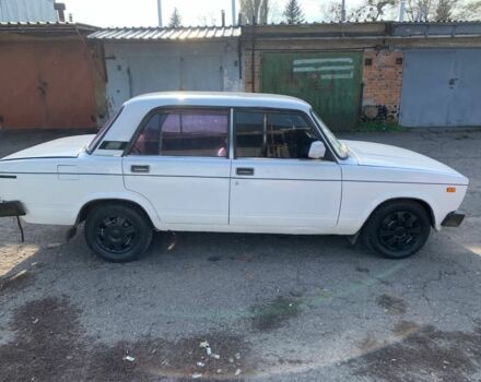 Белый ВАЗ 2105, объемом двигателя 1.5 л и пробегом 227 тыс. км за 592 $, фото 4 на Automoto.ua