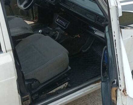 ВАЗ 2105 1986 в Чернигове на Automoto.ua Белый ВАЗ 2105, объемом двигателя 0 л и пробегом 300 тыс. км за 642 $, фото 16 на Automoto.ua