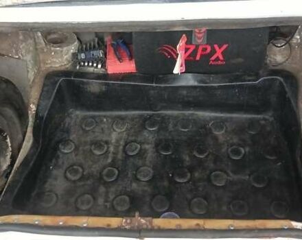 Білий ВАЗ 2105, об'ємом двигуна 1.5 л та пробігом 250 тис. км за 761 $, фото 16 на Automoto.ua