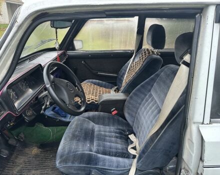 Белый ВАЗ 2105, объемом двигателя 1.3 л и пробегом 999 тыс. км за 358 $, фото 4 на Automoto.ua