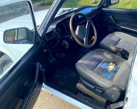 Белый ВАЗ 2105, объемом двигателя 1.2 л и пробегом 100 тыс. км за 800 $, фото 5 на Automoto.ua
