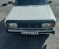 Белый ВАЗ 2105, объемом двигателя 1.5 л и пробегом 100 тыс. км за 374 $, фото 1 на Automoto.ua