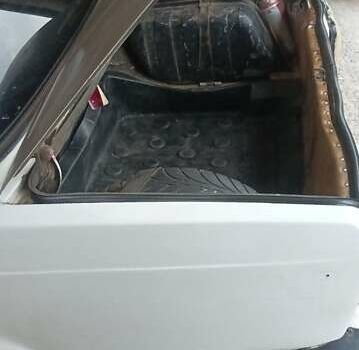 Білий ВАЗ 2105, об'ємом двигуна 1.5 л та пробігом 250 тис. км за 761 $, фото 17 на Automoto.ua