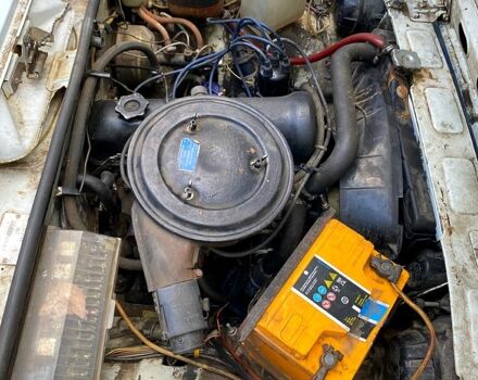 Білий ВАЗ 2105, об'ємом двигуна 1.5 л та пробігом 420 тис. км за 600 $, фото 4 на Automoto.ua