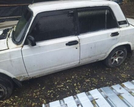 ВАЗ 2105 1987 в Черкассах на Automoto.ua Белый ВАЗ 2105, объемом двигателя 0 л и пробегом 200 тыс. км за 526 $, фото 1 на Automoto.ua