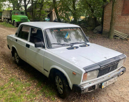 Белый ВАЗ 2105, объемом двигателя 1.3 л и пробегом 10 тыс. км за 450 $, фото 1 на Automoto.ua
