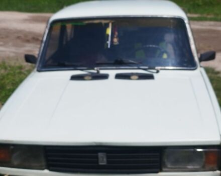 Белый ВАЗ 2105, объемом двигателя 1.3 л и пробегом 300 тыс. км за 480 $, фото 4 на Automoto.ua