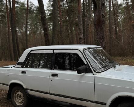 Белый ВАЗ 2105, объемом двигателя 1.2 л и пробегом 150 тыс. км за 501 $, фото 2 на Automoto.ua