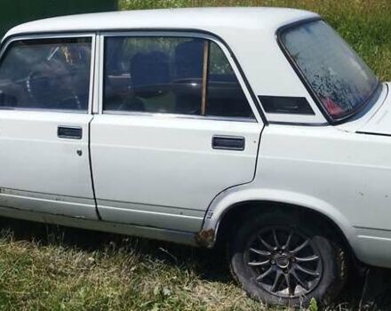 Белый ВАЗ 2105, объемом двигателя 1.3 л и пробегом 300 тыс. км за 482 $, фото 1 на Automoto.ua