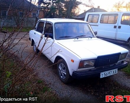 Белый ВАЗ 2105, объемом двигателя 1.5 л и пробегом 0 тыс. км за 750 $, фото 4 на Automoto.ua