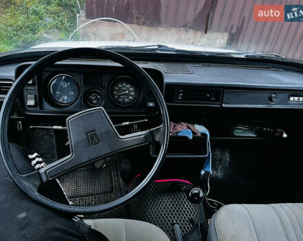 ВАЗ 2105 1988 в Каневе на Automoto.ua Белый ВАЗ 2105, объемом двигателя 1.3 л и пробегом 80 тыс. км за 477 $, фото 6 на Automoto.ua