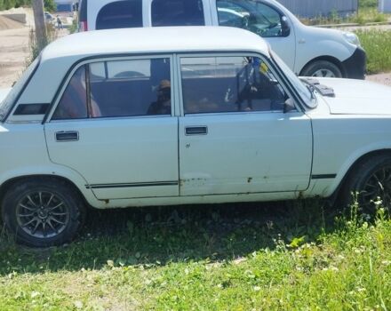Белый ВАЗ 2105, объемом двигателя 1.3 л и пробегом 300 тыс. км за 480 $, фото 6 на Automoto.ua