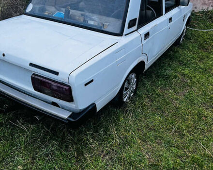 ВАЗ 2105 1988 в Каневе на Automoto.ua Белый ВАЗ 2105, объемом двигателя 1.3 л и пробегом 80 тыс. км за 477 $, фото 2 на Automoto.ua