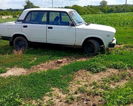 Белый ВАЗ 2105, объемом двигателя 1.3 л и пробегом 0 тыс. км за 500 $, фото 3 на Automoto.ua