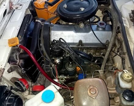 Білий ВАЗ 2105, об'ємом двигуна 1.5 л та пробігом 0 тис. км за 1100 $, фото 3 на Automoto.ua
