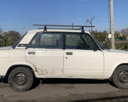 Белый ВАЗ 2105, объемом двигателя 1.5 л и пробегом 10 тыс. км за 550 $, фото 2 на Automoto.ua
