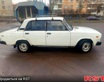 Белый ВАЗ 2105, объемом двигателя 15 л и пробегом 0 тыс. км за 600 $, фото 3 на Automoto.ua