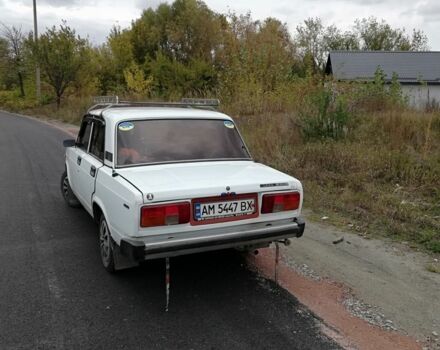 ВАЗ 2105 1989 в Малине на Automoto.ua Белый ВАЗ 2105, объемом двигателя 1.3 л и пробегом 50 тыс. км за 888 $, фото 5 на Automoto.ua