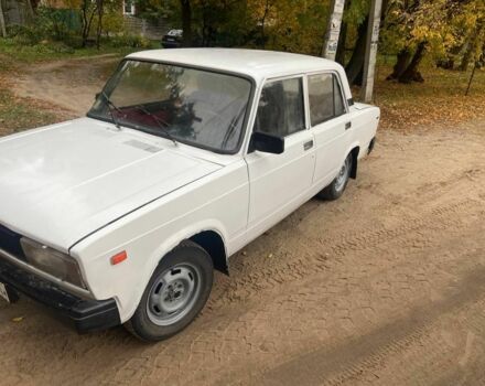 ВАЗ 2105 1989 в Сумах на Automoto.ua Белый ВАЗ 2105, объемом двигателя 0 л и пробегом 20 тыс. км за 725 $, фото 3 на Automoto.ua