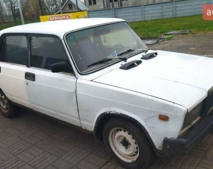 Белый ВАЗ 2105, объемом двигателя 1.3 л и пробегом 99 тыс. км за 555 $, фото 1 на Automoto.ua