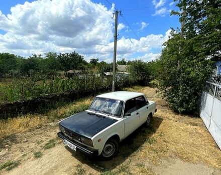 ВАЗ 2105 1990 в Южноукраинске на Automoto.ua Белый ВАЗ 2105, объемом двигателя 1.5 л и пробегом 500 тыс. км за 700 $, фото 3 на Automoto.ua