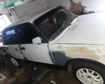 Белый ВАЗ 2105, объемом двигателя 0 л и пробегом 99 тыс. км за 237 $, фото 6 на Automoto.ua