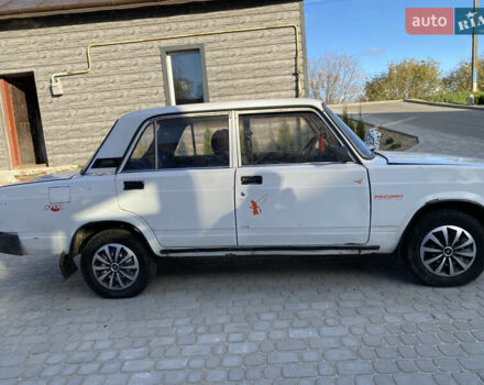 Белый ВАЗ 2105, объемом двигателя 1.3 л и пробегом 100 тыс. км за 454 $, фото 1 на Automoto.ua