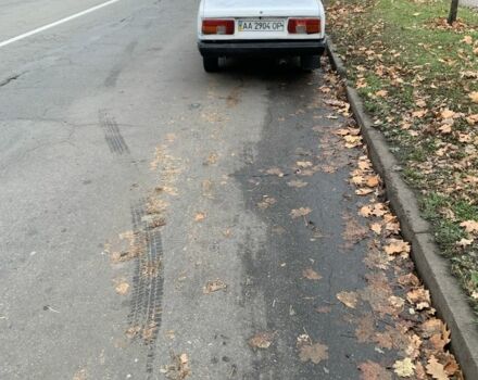 Белый ВАЗ 2105, объемом двигателя 1.5 л и пробегом 2 тыс. км за 715 $, фото 3 на Automoto.ua