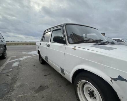 Білий ВАЗ 2105, об'ємом двигуна 1.5 л та пробігом 200 тис. км за 900 $, фото 4 на Automoto.ua