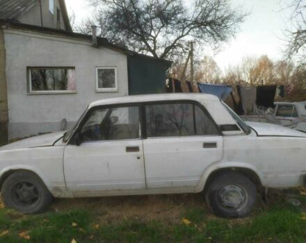 Белый ВАЗ 2105, объемом двигателя 1.5 л и пробегом 129 тыс. км за 355 $, фото 3 на Automoto.ua