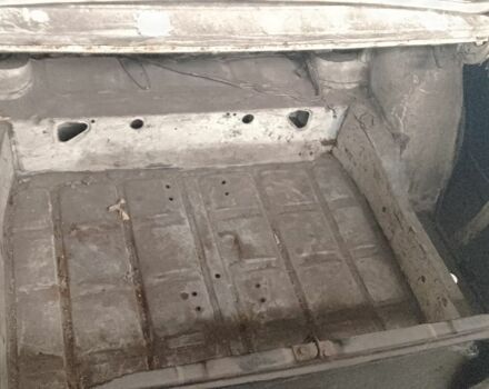 Белый ВАЗ 2105, объемом двигателя 1 л и пробегом 1000 тыс. км за 405 $, фото 5 на Automoto.ua