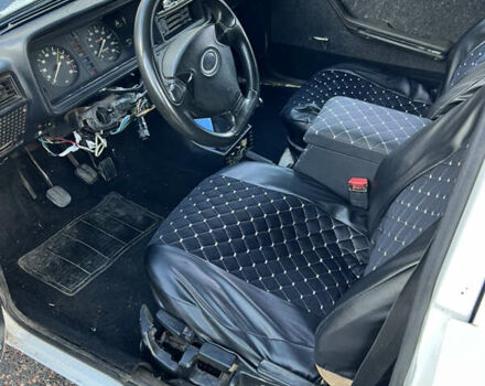 Білий ВАЗ 2105, об'ємом двигуна 1.5 л та пробігом 77 тис. км за 850 $, фото 6 на Automoto.ua