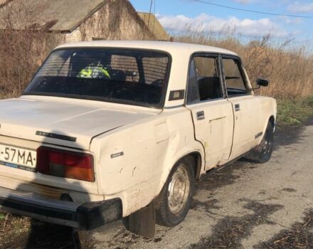 Білий ВАЗ 2105, об'ємом двигуна 1.5 л та пробігом 1 тис. км за 308 $, фото 1 на Automoto.ua