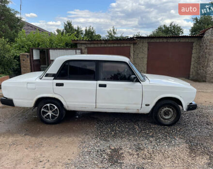 Белый ВАЗ 2105, объемом двигателя 1.3 л и пробегом 25 тыс. км за 850 $, фото 3 на Automoto.ua