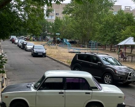 ВАЗ 2105 1990 в Южноукраинске на Automoto.ua Белый ВАЗ 2105, объемом двигателя 1.5 л и пробегом 500 тыс. км за 700 $, фото 4 на Automoto.ua