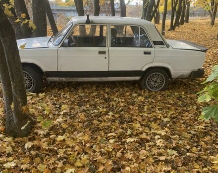 Белый ВАЗ 2105, объемом двигателя 1.3 л и пробегом 300 тыс. км за 524 $, фото 1 на Automoto.ua