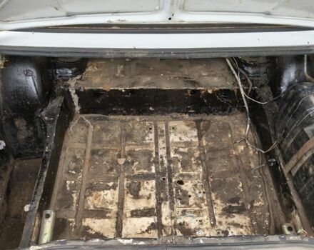 Белый ВАЗ 2105, объемом двигателя 0 л и пробегом 200 тыс. км за 1300 $, фото 8 на Automoto.ua