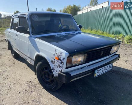 Белый ВАЗ 2105, объемом двигателя 1.5 л и пробегом 300 тыс. км за 490 $, фото 8 на Automoto.ua