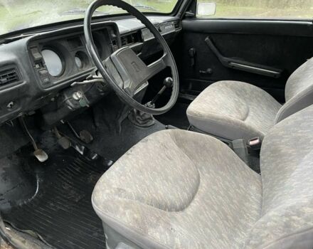 Белый ВАЗ 2105, объемом двигателя 1.5 л и пробегом 250 тыс. км за 473 $, фото 4 на Automoto.ua