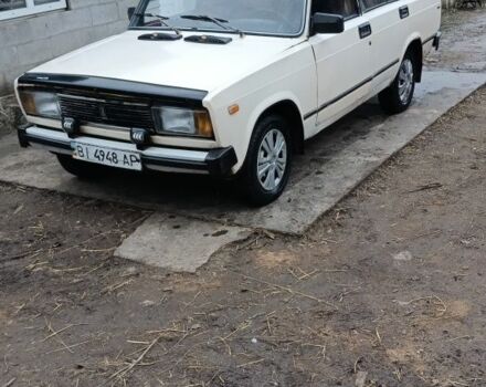 Белый ВАЗ 2105, объемом двигателя 1.5 л и пробегом 300 тыс. км за 710 $, фото 1 на Automoto.ua