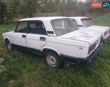 Белый ВАЗ 2105, объемом двигателя 1.2 л и пробегом 100 тыс. км за 700 $, фото 1 на Automoto.ua