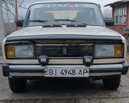 Белый ВАЗ 2105, объемом двигателя 1.5 л и пробегом 300 тыс. км за 710 $, фото 2 на Automoto.ua