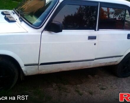 Белый ВАЗ 2105, объемом двигателя 1.5 л и пробегом 0 тыс. км за 440 $, фото 2 на Automoto.ua