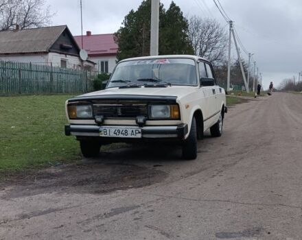 Белый ВАЗ 2105, объемом двигателя 1.5 л и пробегом 300 тыс. км за 710 $, фото 3 на Automoto.ua