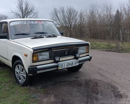 Белый ВАЗ 2105, объемом двигателя 1.5 л и пробегом 300 тыс. км за 710 $, фото 4 на Automoto.ua