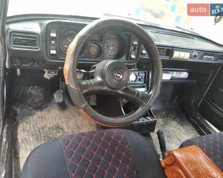 Белый ВАЗ 2105, объемом двигателя 1.5 л и пробегом 500 тыс. км за 900 $, фото 4 на Automoto.ua