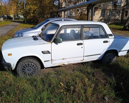 Белый ВАЗ 2105, объемом двигателя 1.2 л и пробегом 300 тыс. км за 350 $, фото 4 на Automoto.ua