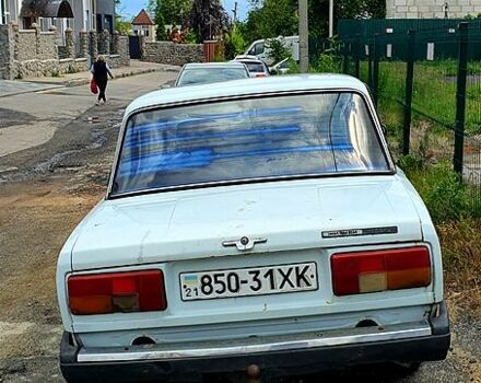 Белый ВАЗ 2105, объемом двигателя 1.5 л и пробегом 500 тыс. км за 300 $, фото 4 на Automoto.ua