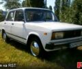 Белый ВАЗ 2105, объемом двигателя 1.5 л и пробегом 164 тыс. км за 500 $, фото 1 на Automoto.ua