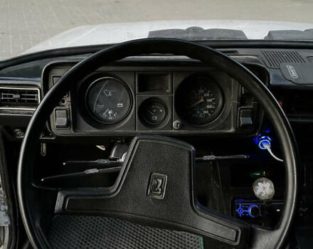 Белый ВАЗ 2105, объемом двигателя 1.5 л и пробегом 220 тыс. км за 455 $, фото 8 на Automoto.ua